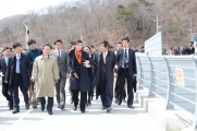태국 임락 친나왓 총리 이포보 현장방문